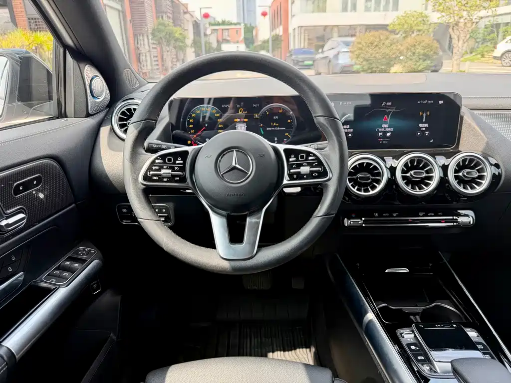 Mercedes-Benz GLA — миниатюра 11