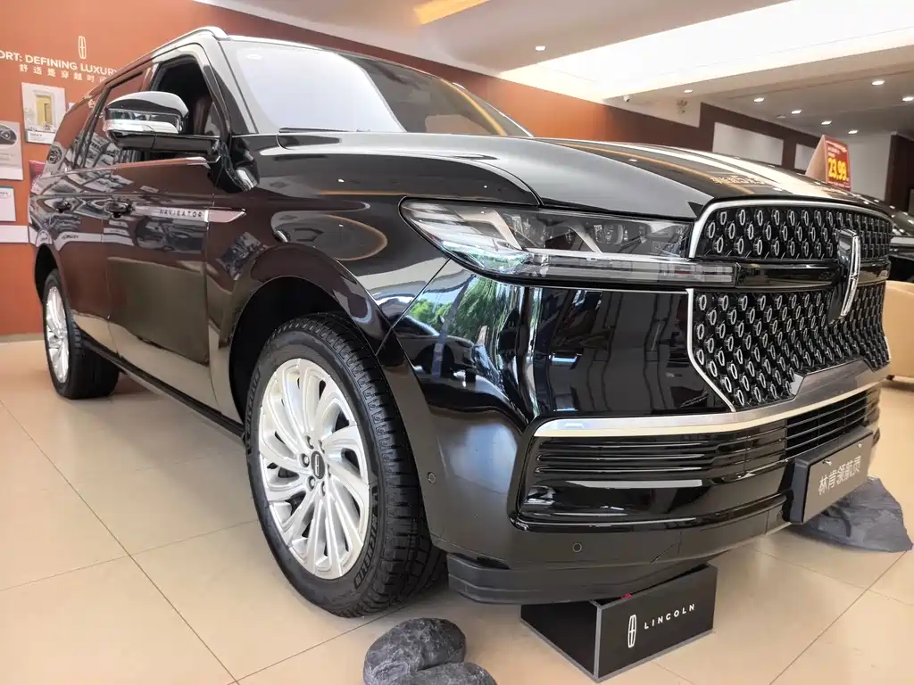 Lincoln Navigator — миниатюра 3