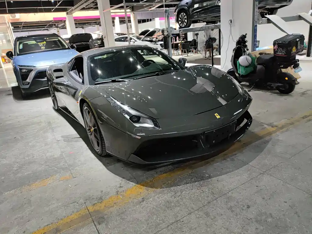 Ferrari 488 2019