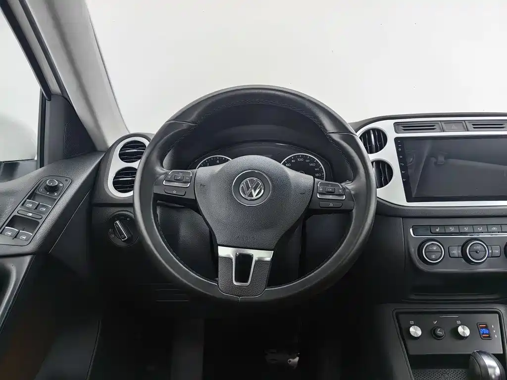 Volkswagen Tiguan — миниатюра 11