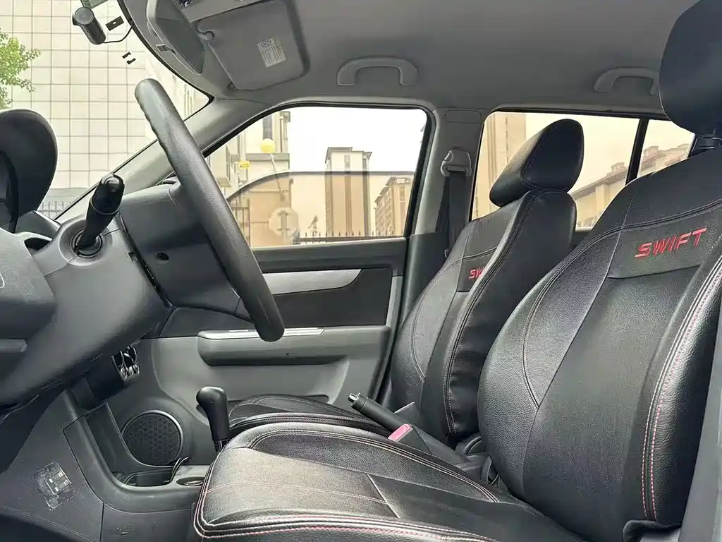 Suzuki Swift — миниатюра 10