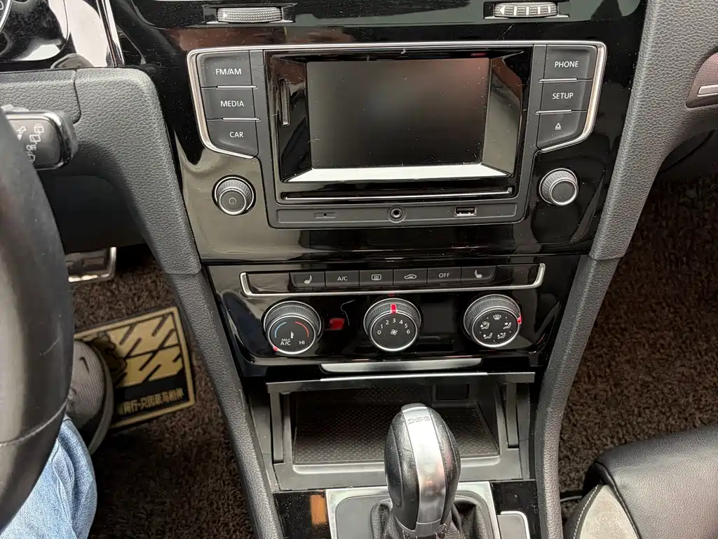 Volkswagen Golf — миниатюра 16