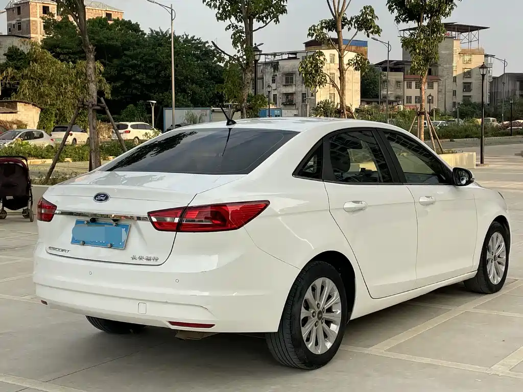 Ford Escort — миниатюра 4