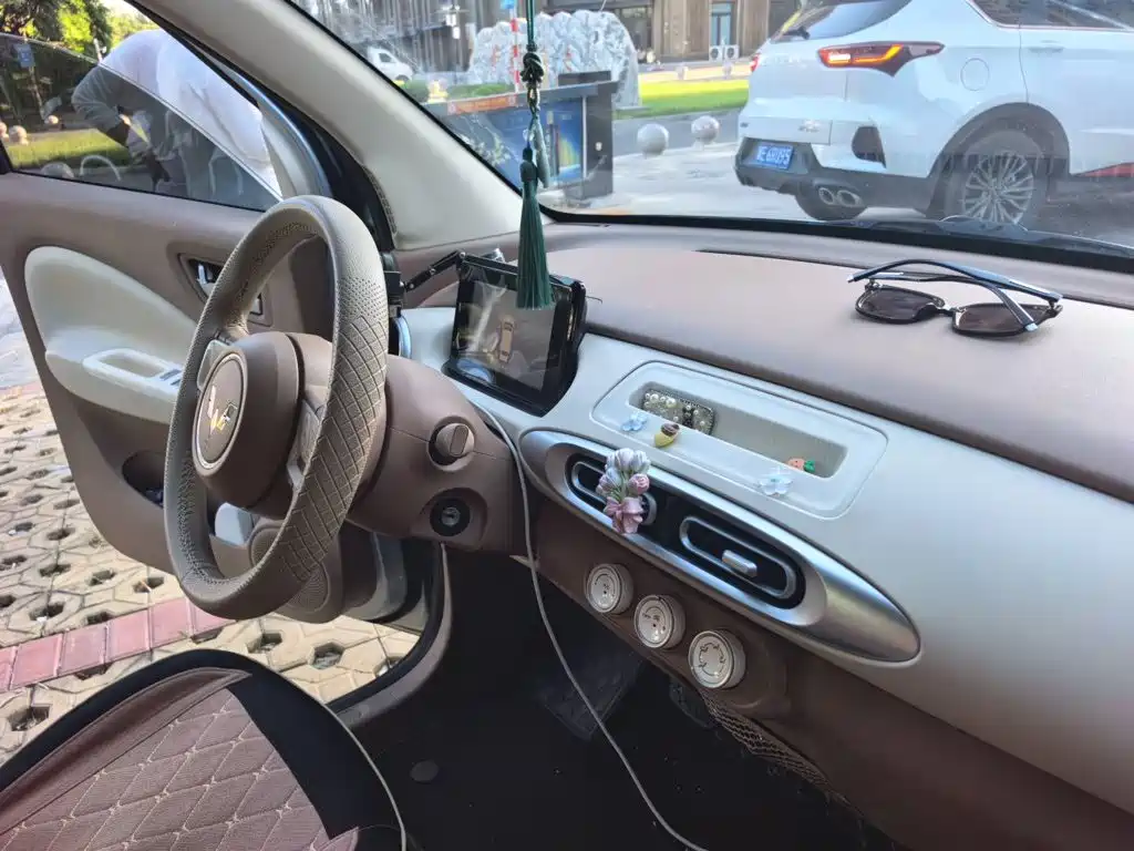 Wuling MINIEV — миниатюра 20