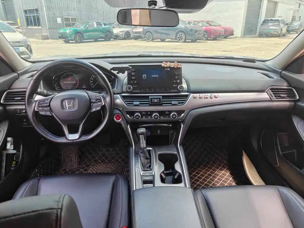 Honda Accord — миниатюра 9
