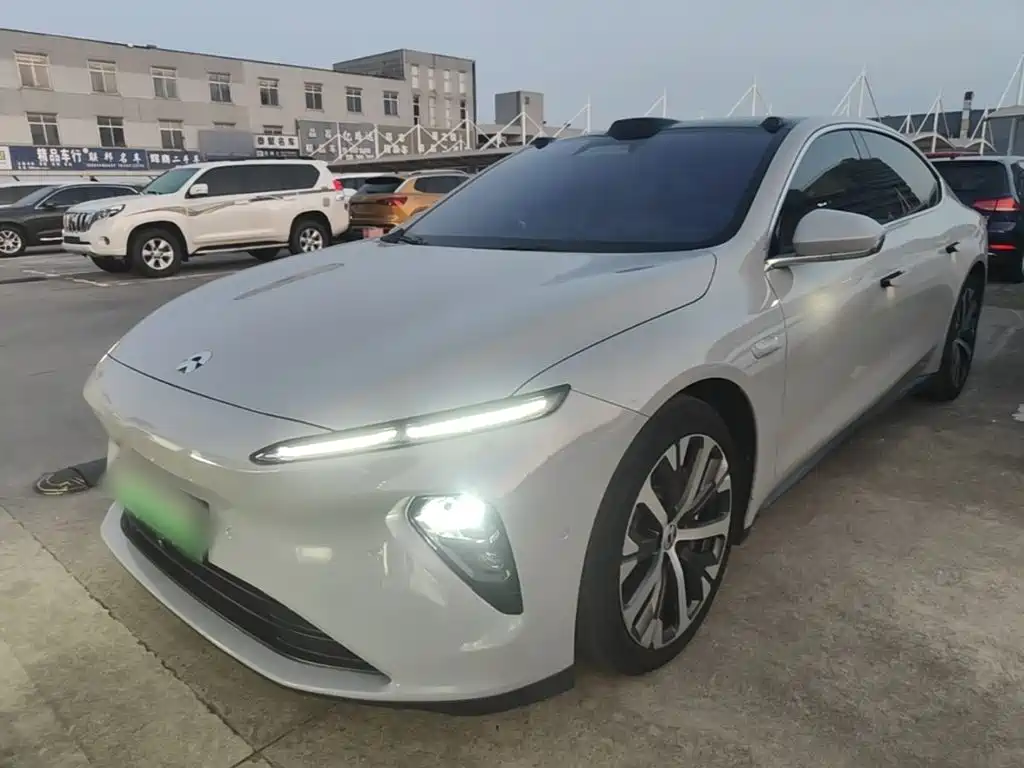 NIO ET7