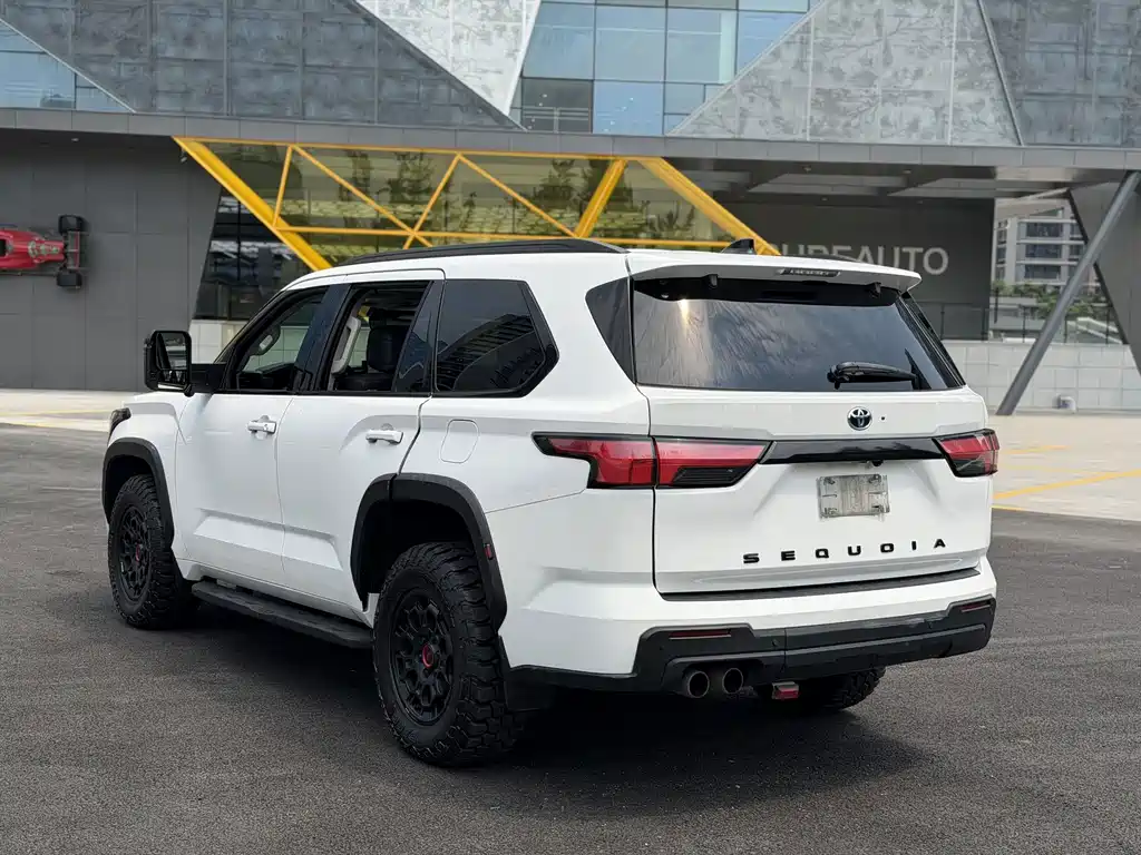 Toyota Sequoia — миниатюра 4