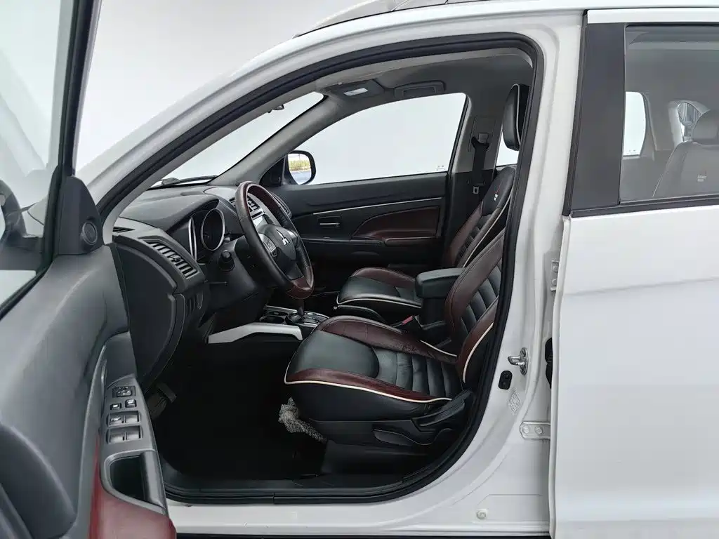 Mitsubishi ASX — миниатюра 10