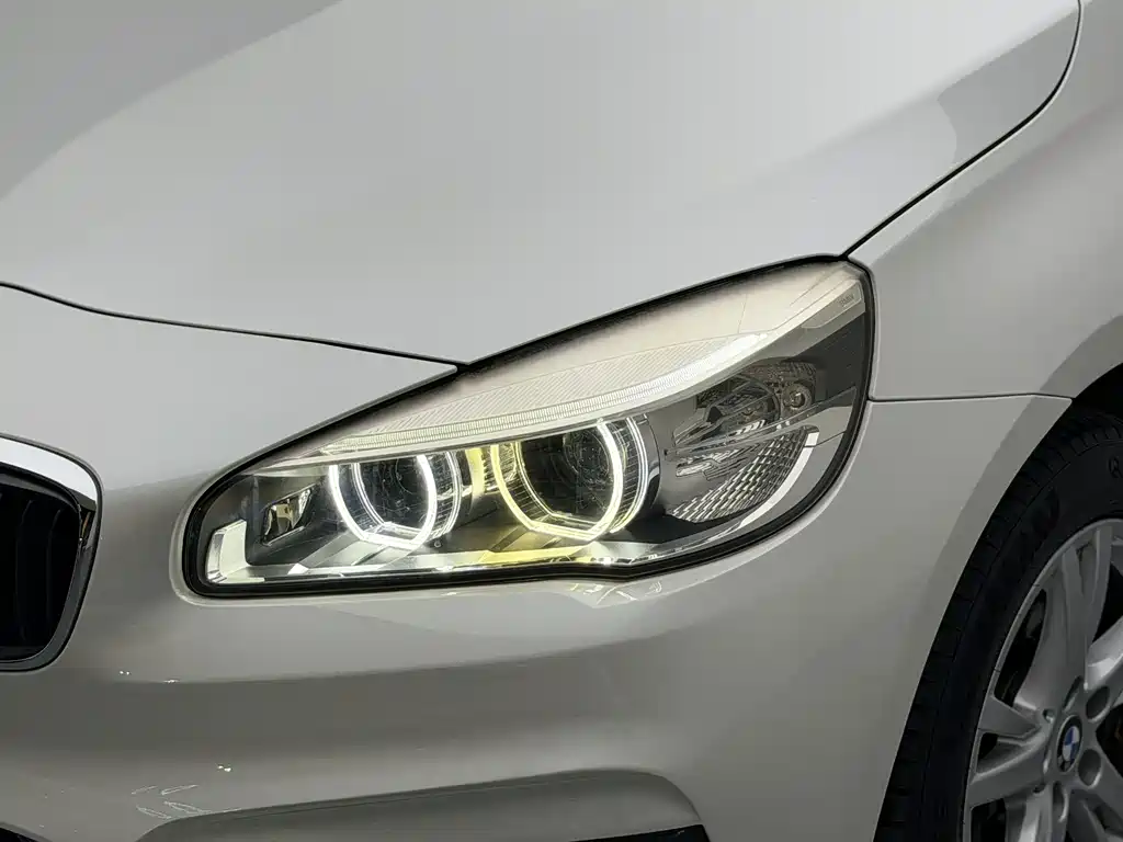 BMW 2 Series Active Tourer — миниатюра 10