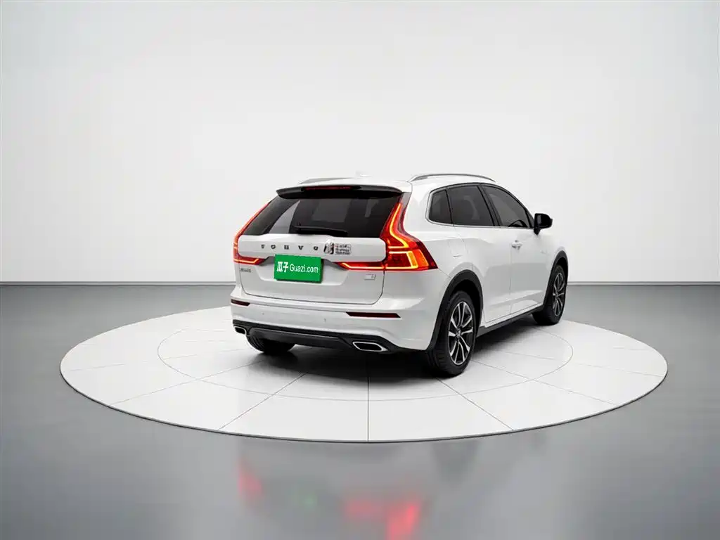 Volvo XC60 2023 T8 Luxury