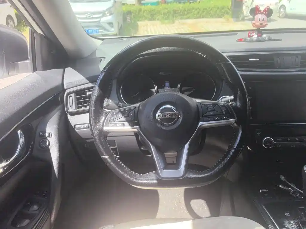 Nissan X-Trail — миниатюра 3