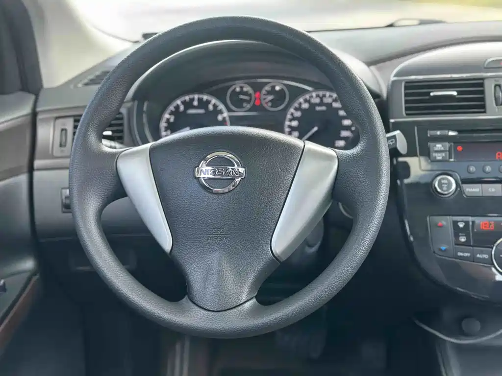 Nissan Tiida — миниатюра 5