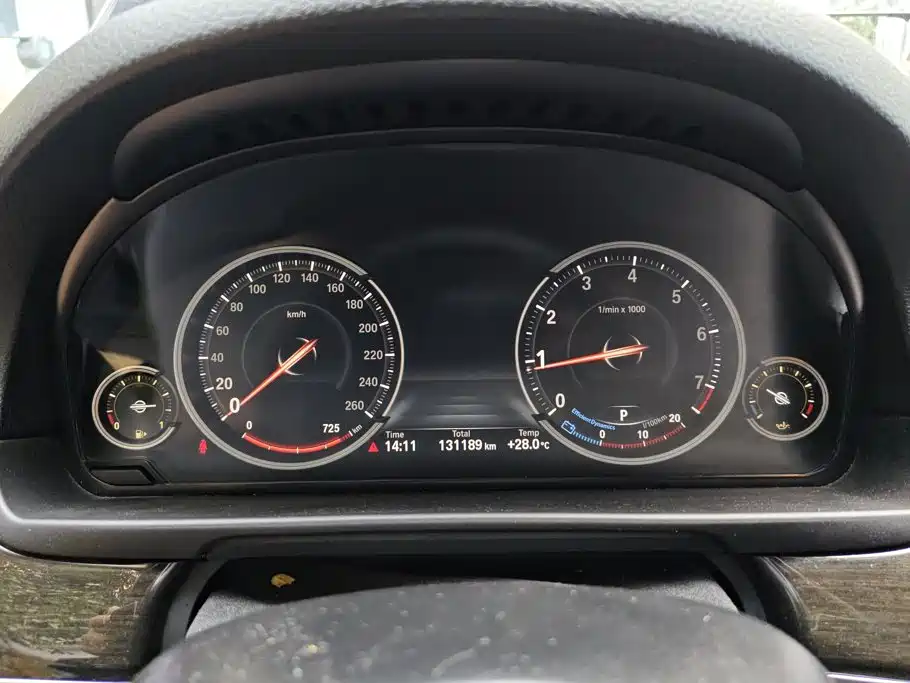 BMW 5 Series — миниатюра 14