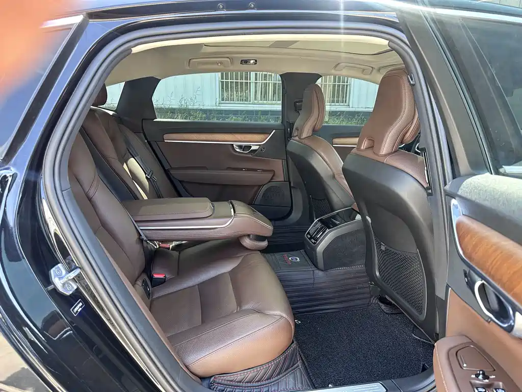Volvo S90 — миниатюра 9