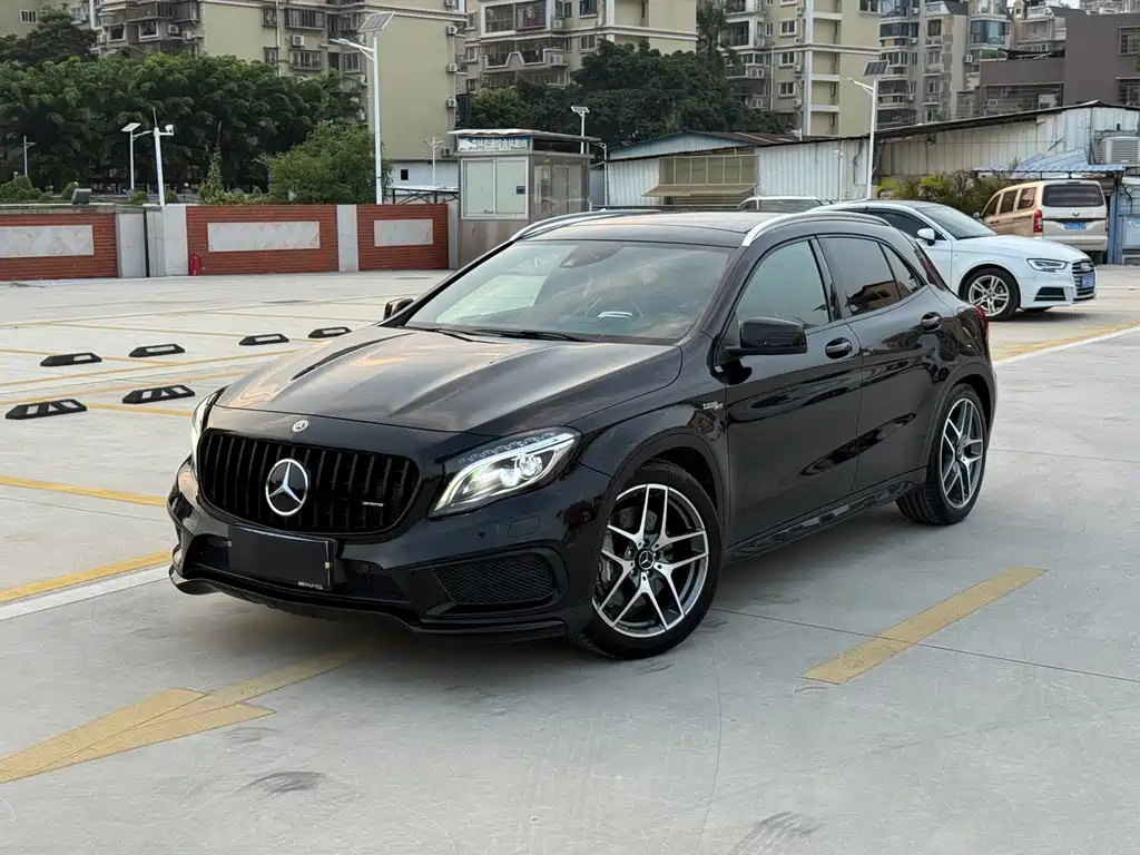 Mercedes-Benz GLA AMG