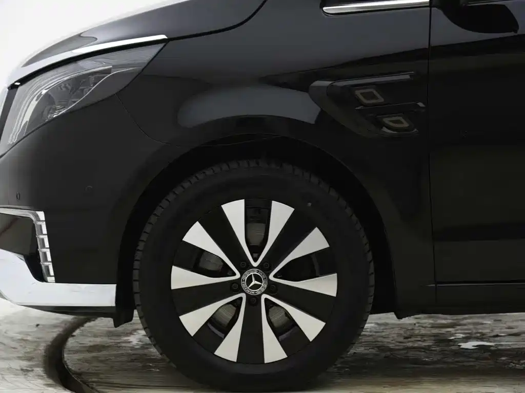 Mercedes-Benz Vito 2023 2.0T 7 мест