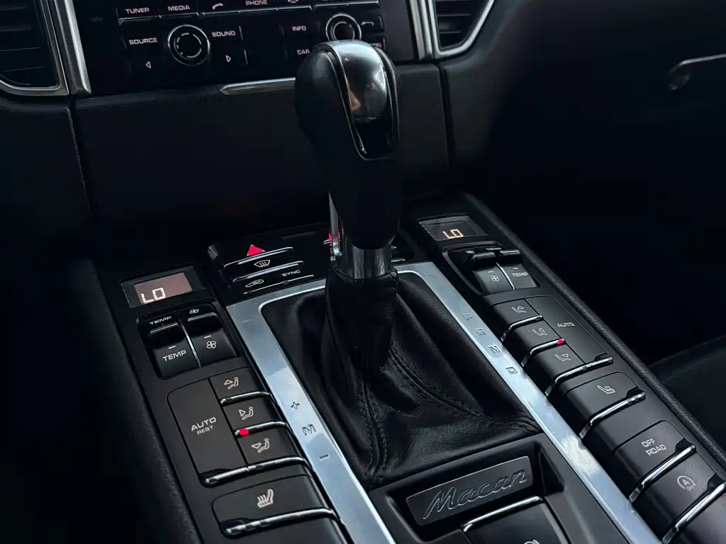 Porsche Macan — миниатюра 5