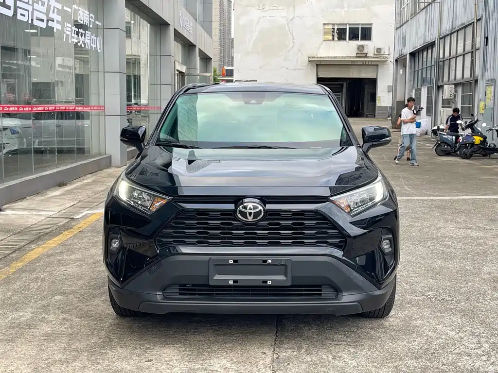 Toyota RAV4 — миниатюра 2