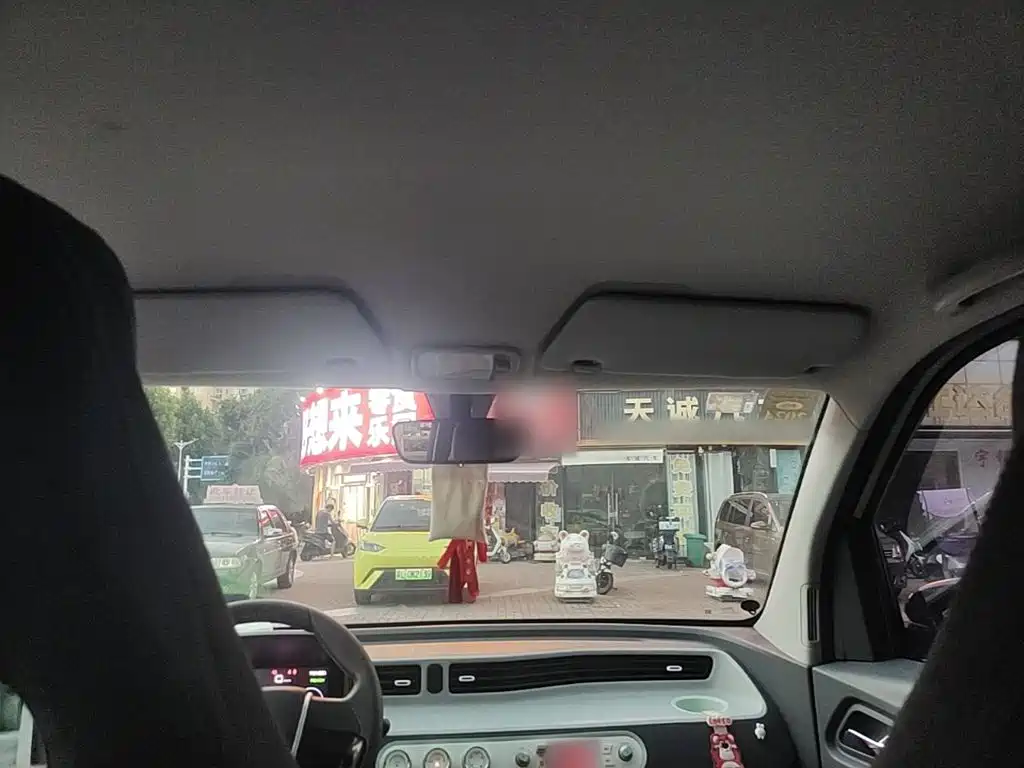 Wuling MINIEV — миниатюра 18