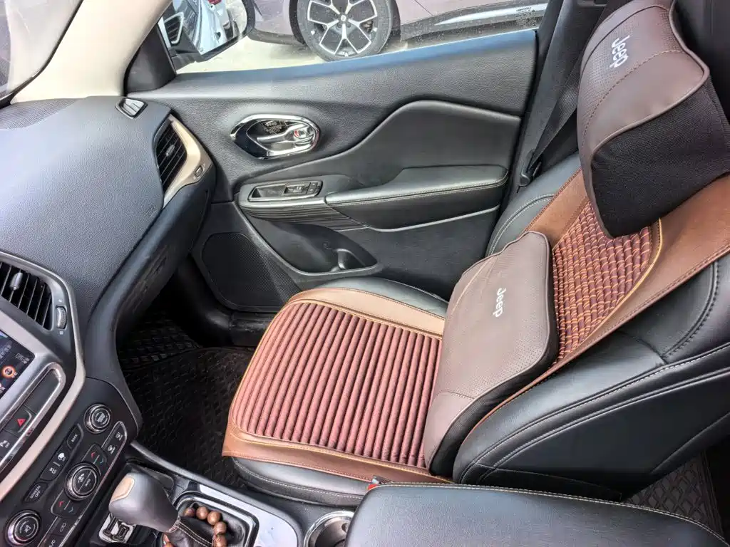 Jeep Cherokee — миниатюра 10