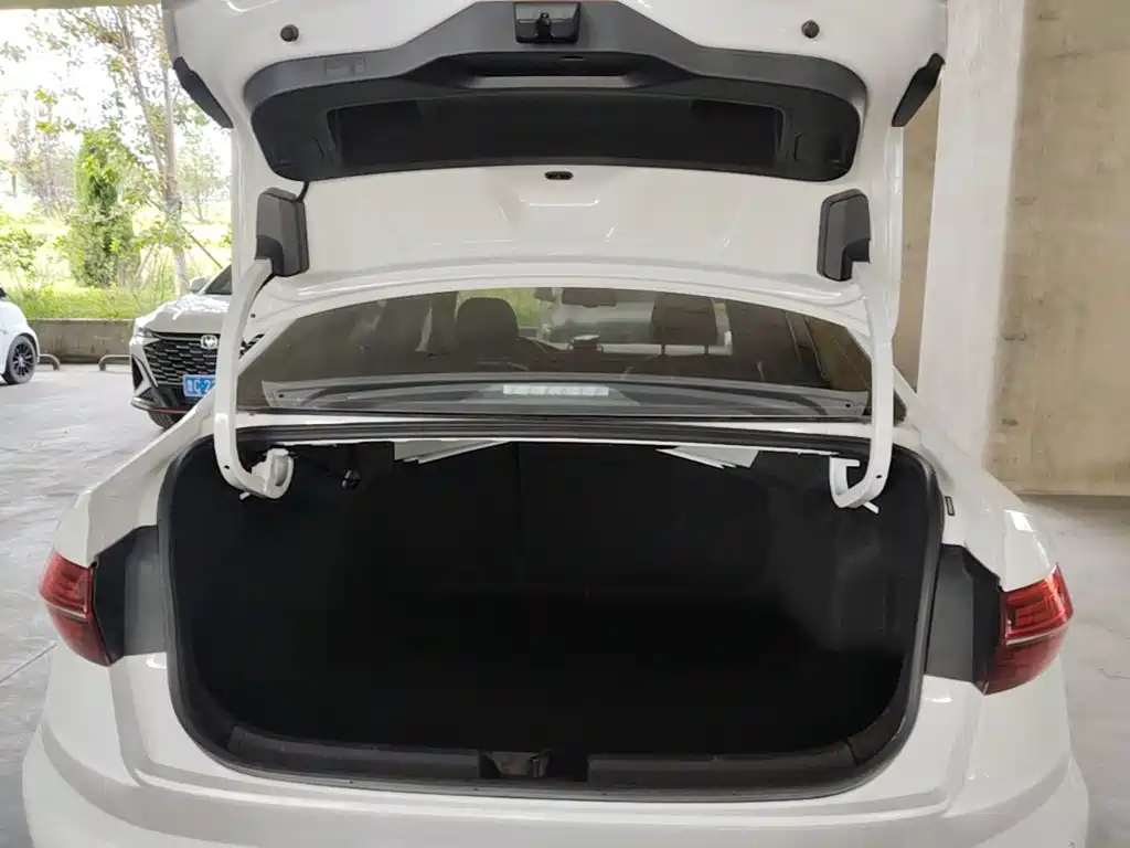 Volkswagen Sagitar — миниатюра 19