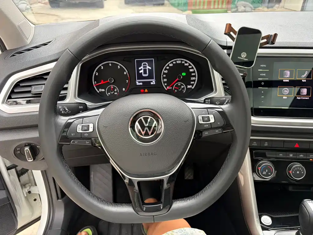 Volkswagen T-Roc — миниатюра 13