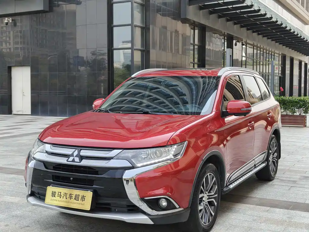 MITSUBISHI OUTLANDER