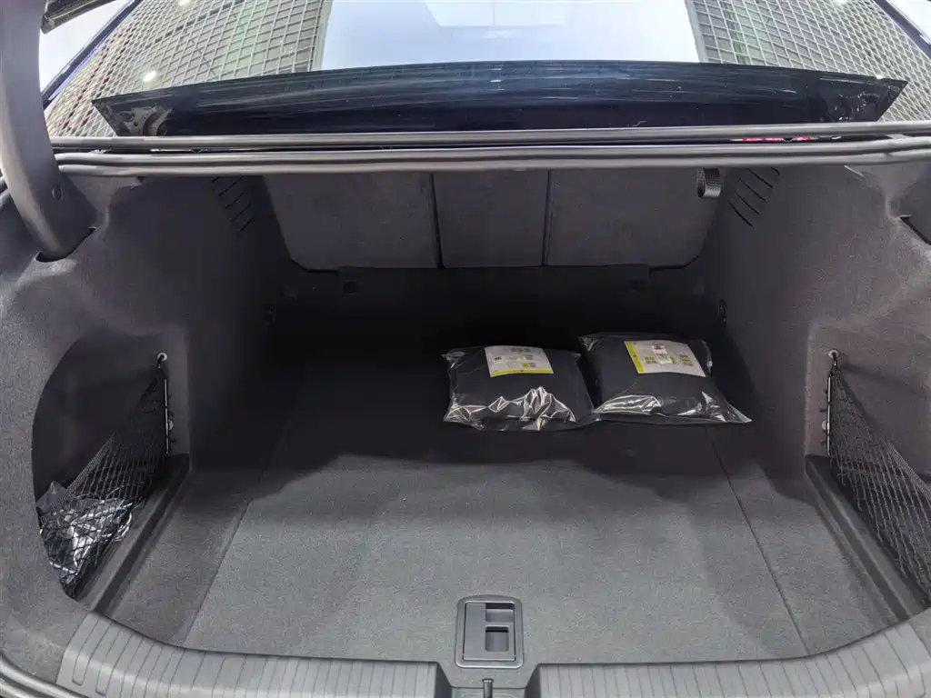 Audi A6L e-tron — миниатюра 9