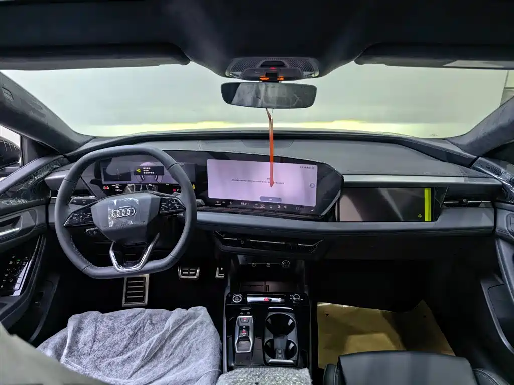 Audi A6L e-tron — миниатюра 11