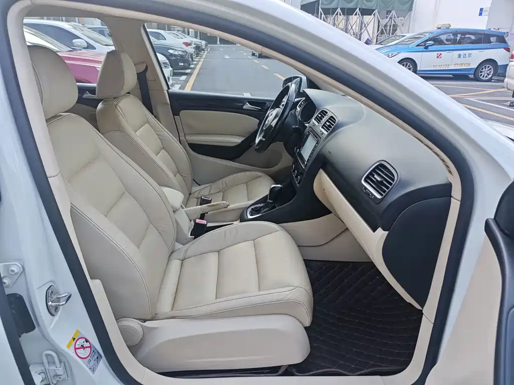 Volkswagen Golf — миниатюра 12