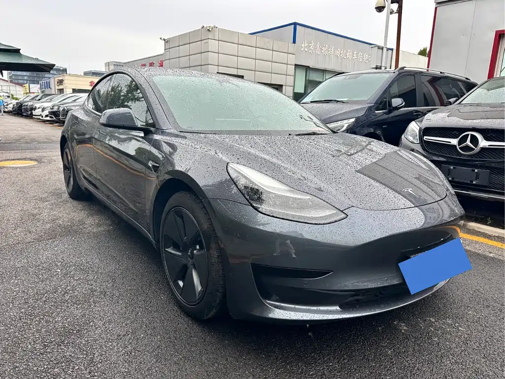 Tesla Model 3 — миниатюра 2