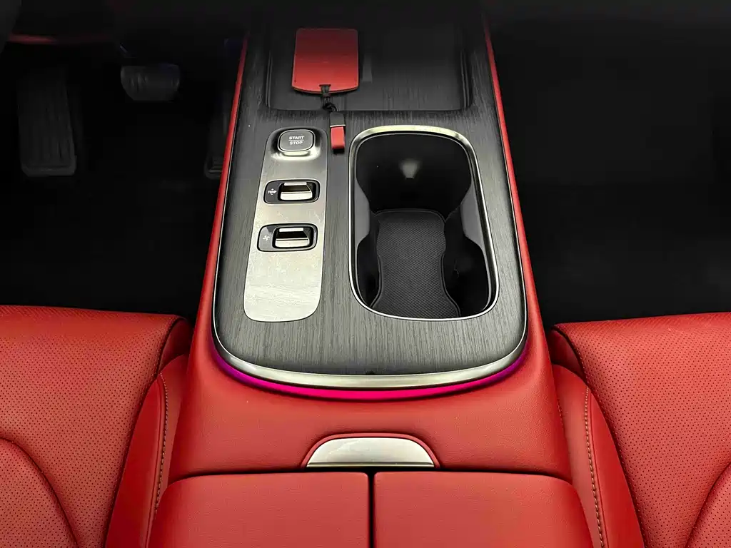 Xiaomi SU7 — миниатюра 10