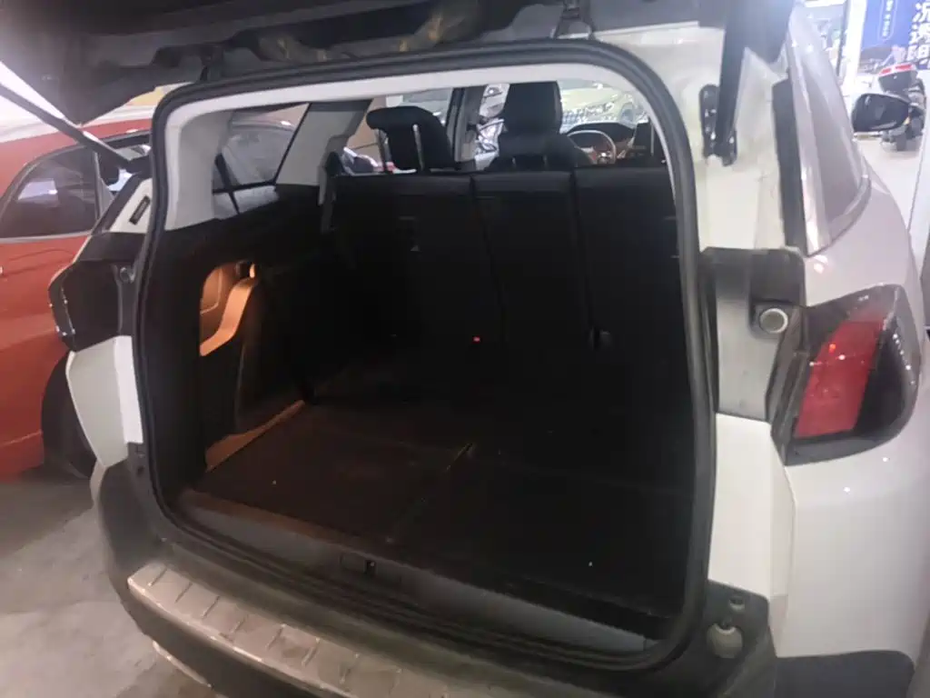 Peugeot 5008 — миниатюра 19