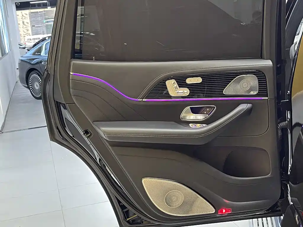 Mercedes-Benz GLS — миниатюра 23