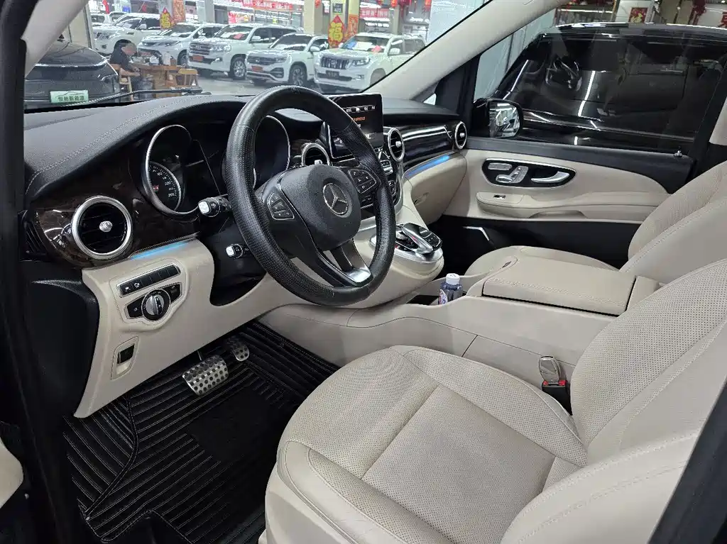 Mercedes-Benz V-Class — миниатюра 14