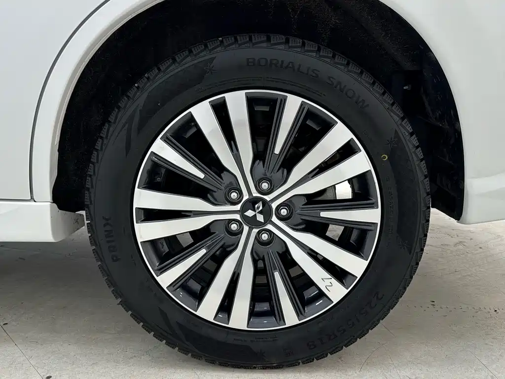 Mitsubishi Outlander — миниатюра 18