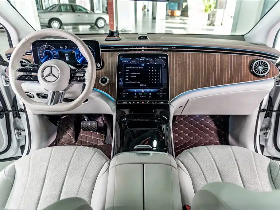 MERCEDES-BENZ EQE SUV