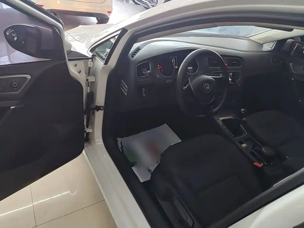 Volkswagen Golf — миниатюра 16
