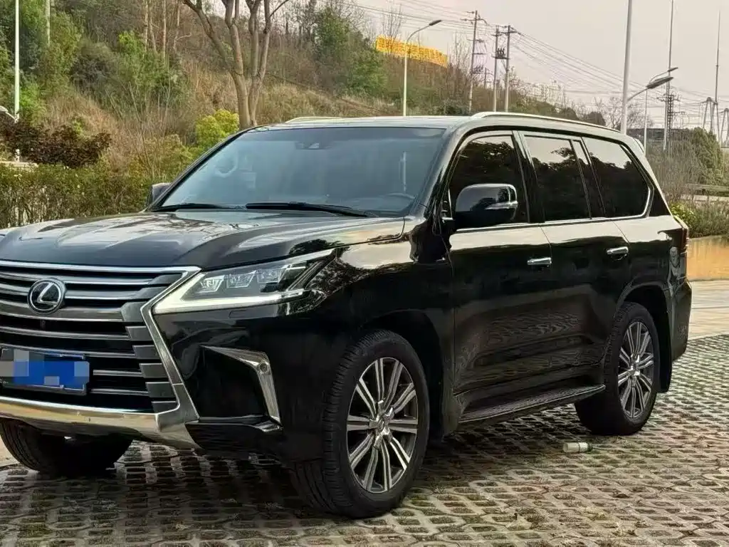 Купить Lexus LX