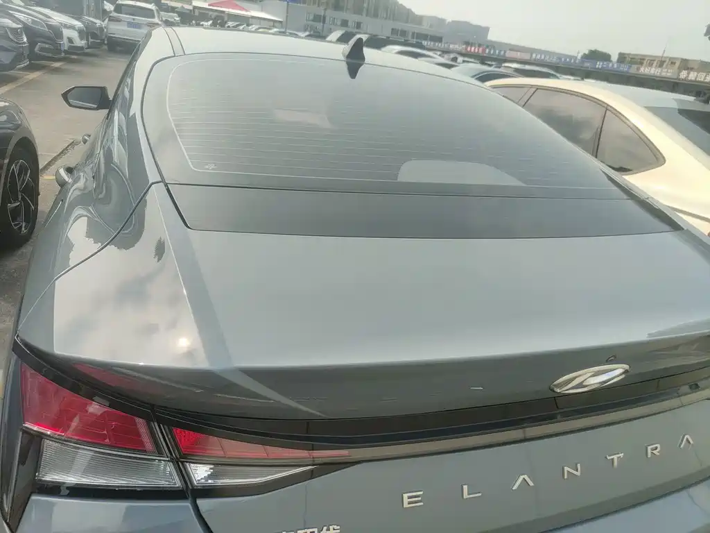 Hyundai Elantra — миниатюра 17