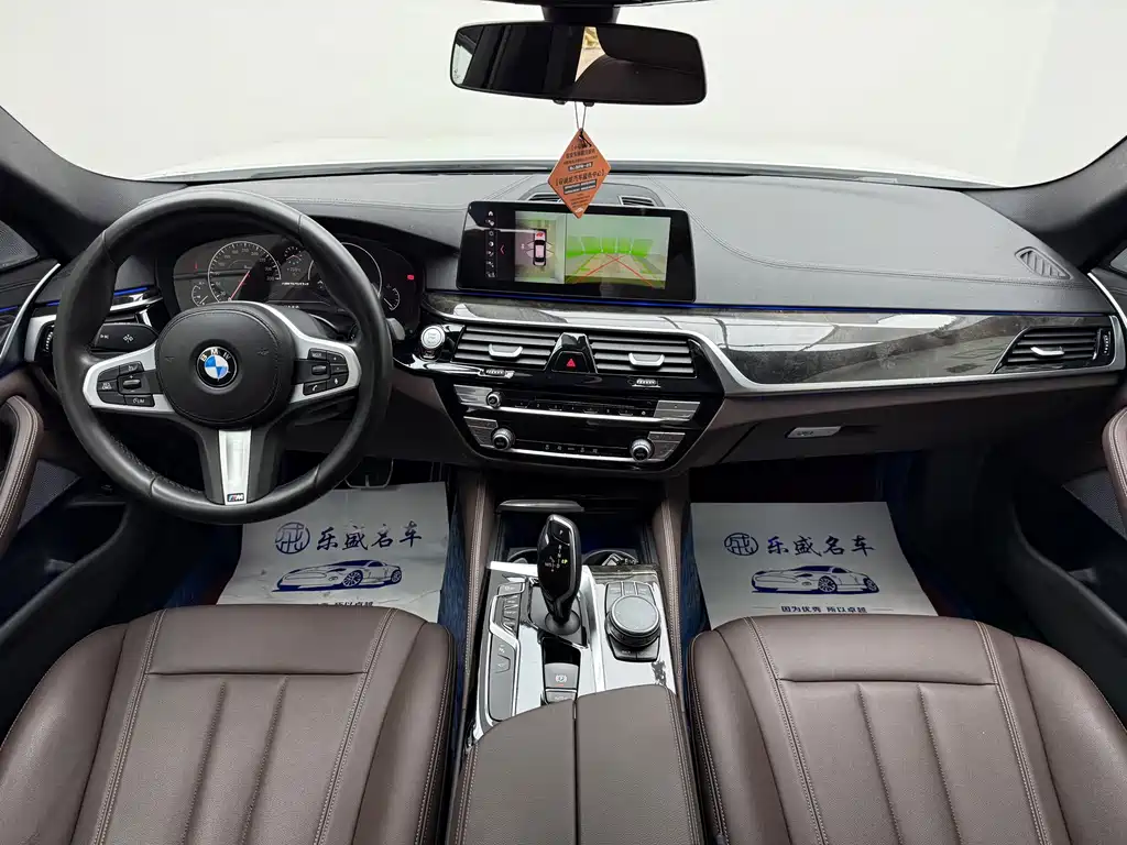 BMW 5 Series — миниатюра 8