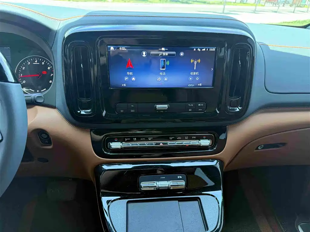 Mercedes-Benz Vito 2024 2.0T Elite 7 мест
