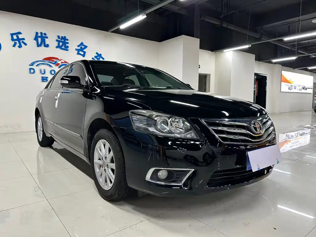 Toyota Camry — миниатюра 3