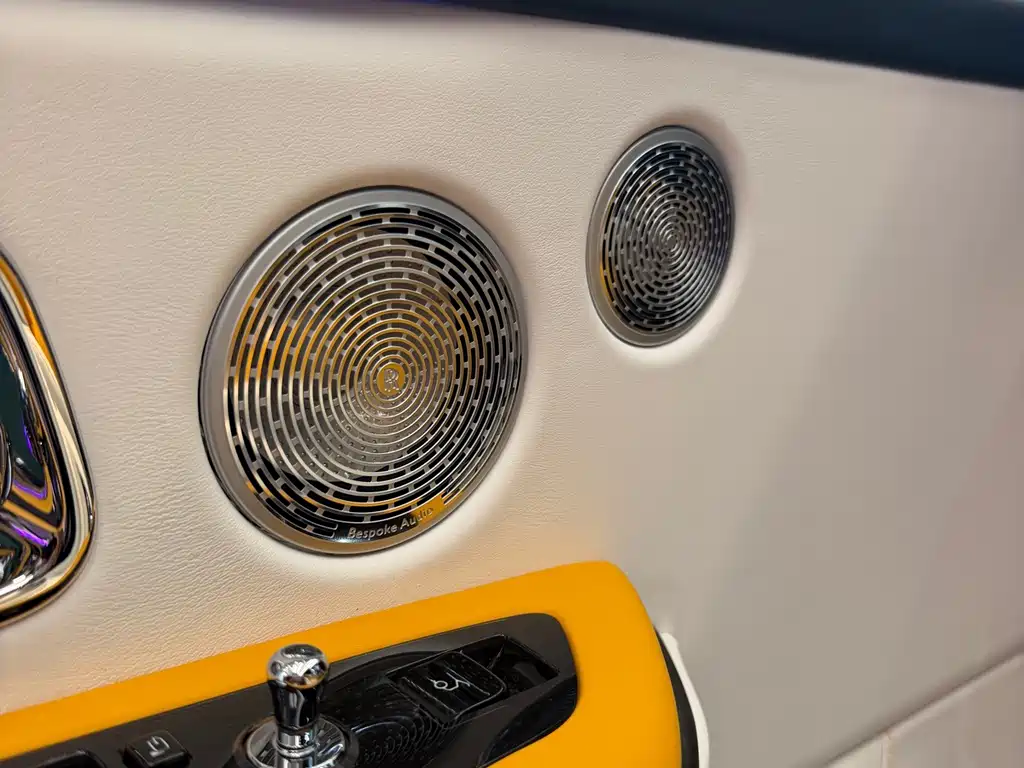 Rolls-Royce Cullinan — миниатюра 11