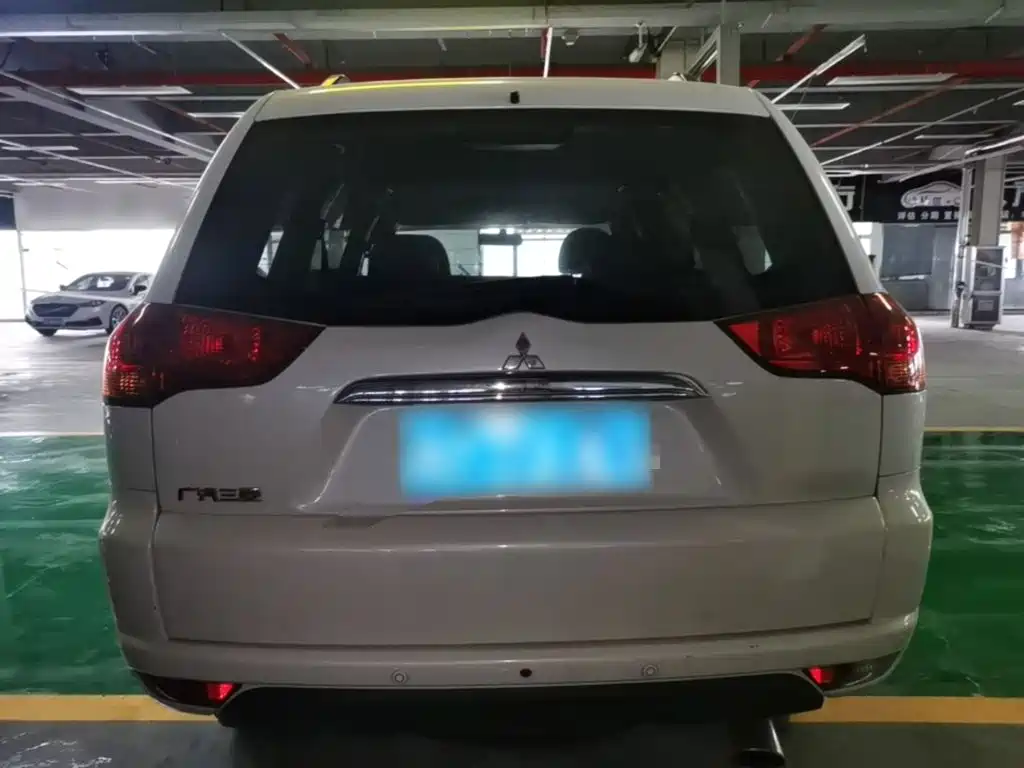 Mitsubishi Pajero Sport — миниатюра 6