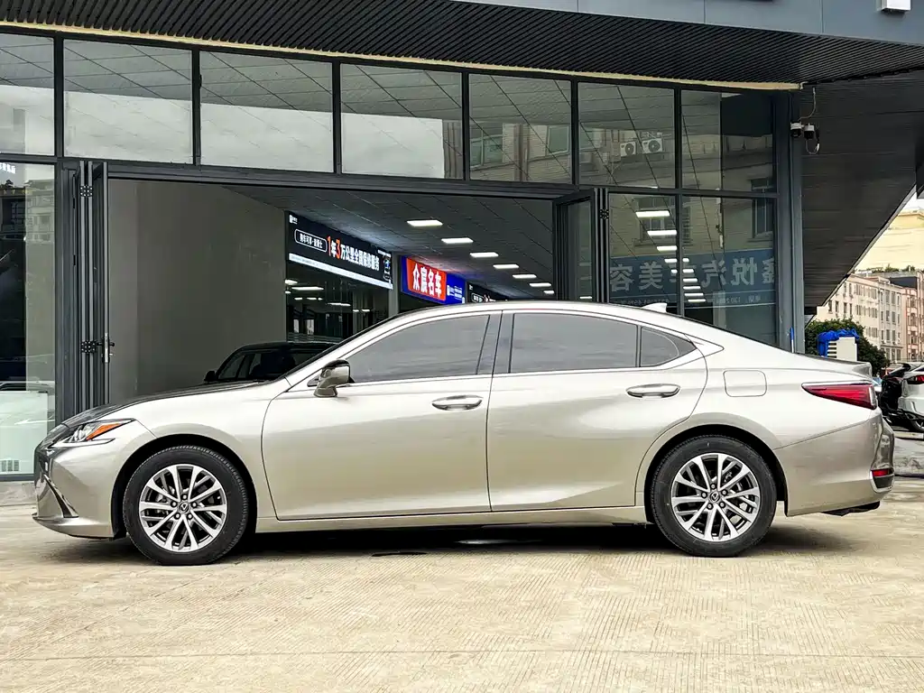 Lexus ES — миниатюра 3