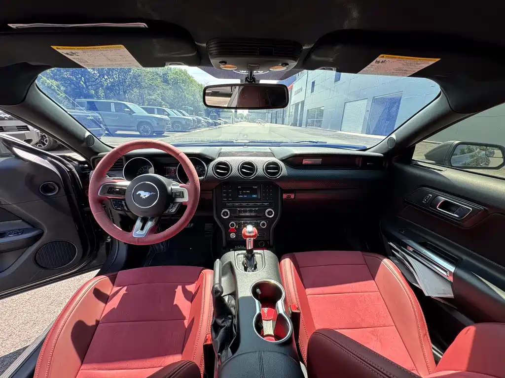 Ford Mustang — миниатюра 5