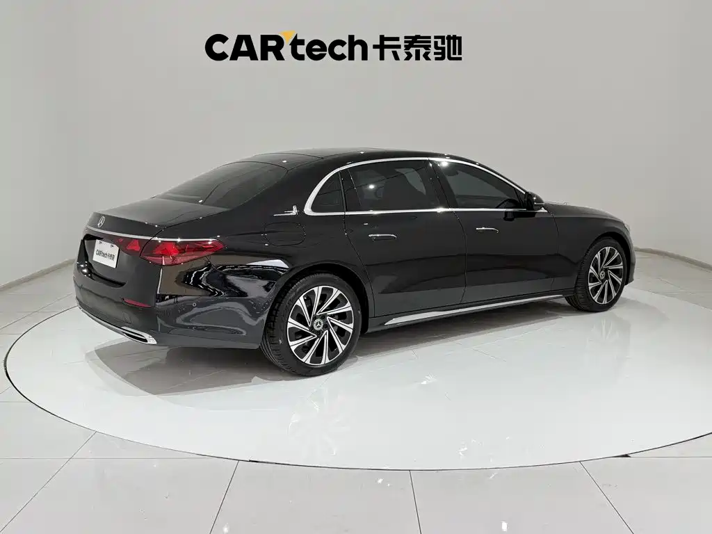 Mercedes-Benz E-Class — миниатюра 5