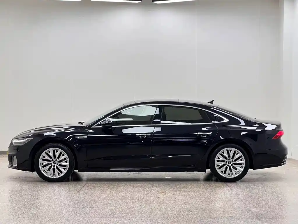 Audi A7L — миниатюра 4
