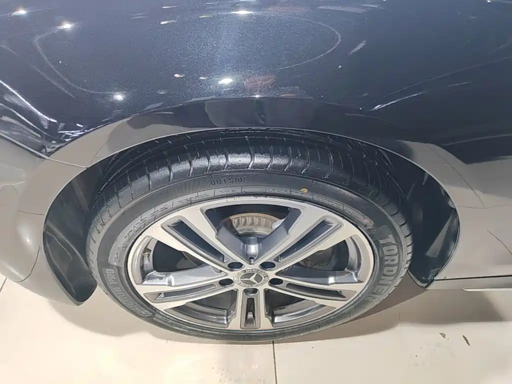 Mercedes-Benz E-Class — миниатюра 23
